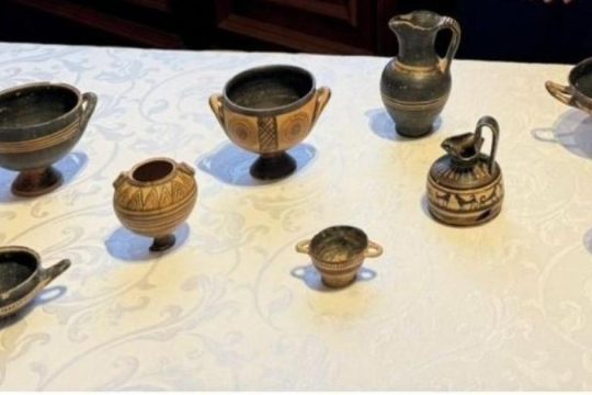 Εννιά κλεμμένοι αμφορείς επιστρέφουν στο αρχαιολογικό μουσείο του Άργους [εικόνες]